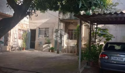 Terreno com casa