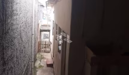 CASA A VENDA  -  VILA BANCÁRIA