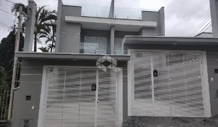 SOBRADO A VENDA   -    ITABERABA