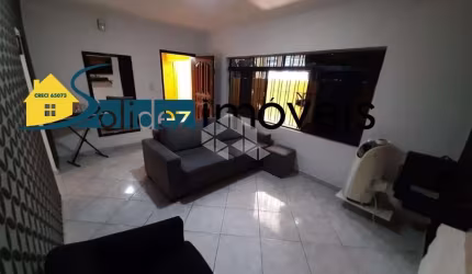CASA COM EDICULA A VENDA