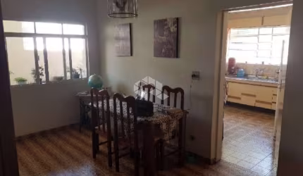 CASA A VENDA