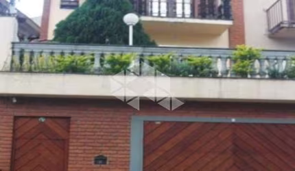 SOBRADO À VENDA - CHORA MENINO
