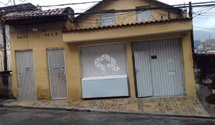 CASA  -  JARDIM CARUMBÉ