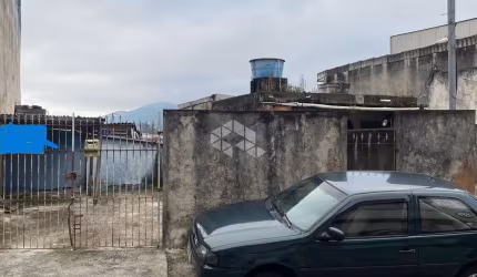 CASA  _  JARDIM CAROMBE