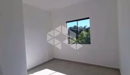 CASA SOBRADO RESIDENCIAL NO BAIRRO FORQUILHAS, EM SÃO JOSÉ, SC, 02 DORMITÓRIOS SENDO 01 COM SACADA, E 02 VAGAS DE GARAGEM.