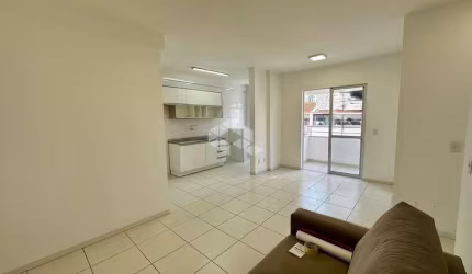 APARTAMENTO BAIRRO CAMPINAS, EM SÃO JOSÉ, SC, SACADA, 02 QUARTOS, 01 VAGA DE GARAGEM.