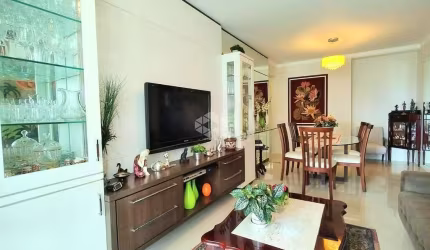 APARTAMENTO À VENDA DE 2 QUARTOS SENDO 2 SUÍTES E 1 VAGA DE GARAGEM NO BAIRRO CENTRO EM FLORIANÓPOLIS/SC