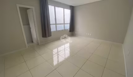 SALA COMERCIAL NO BAIRRO ESTREITO EM FLORIANÓPOLIS/SC