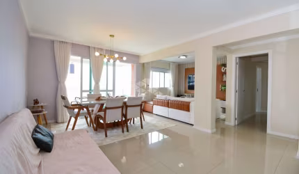 APARTAMENTO Á VENDA COM 3 QUARTOS SENDO 1 SUÍTE E 2 VAGAS GARAGEM  NO BAIRRO ESTREITO EM FLORIANÓPOLIS/SC.
