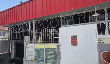 ARMAZÉM/DEPÓSITO NO BAIRRO PRADO DE BAIXO, EM BIGUAÇU, SC, com 200m².
