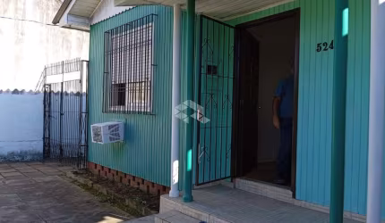 VILA IPIRANGA - Casa com apartamento nos fundos 2 (dois) dormitórios cada.