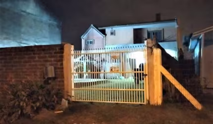 IMBÉ - IMBÉ - Casa para família grande, moradia ou veraneio. Piscina, 04 dorm. e demais peças.