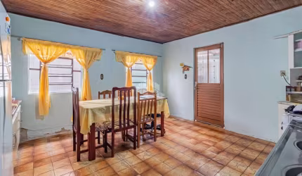 Casa 4 dormitórios/Quartos no Rubem Berta. Garagem coberta. Próxima SENAI Automotivo.