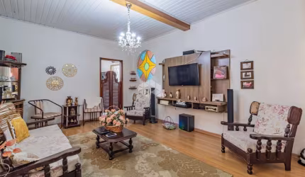 Encante-se com esta Residência Espaçosa de 3 Dormitórios em um Ambiente Acolhedor!