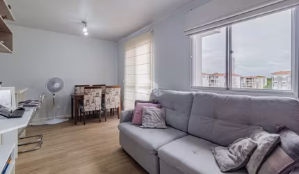 Apartamento  2 dormitórios/Quartos. Sacada. Vaga escriturada. Infraestrutura Condomínio.