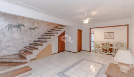 Casa de alto padrão com perfil residencial e comercial no bairro Jardim São Pedro.