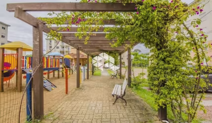 Apartamento SEMIMOBILIADO 3 dormitórios/Quartos. Sacada. Vaga Escriturada