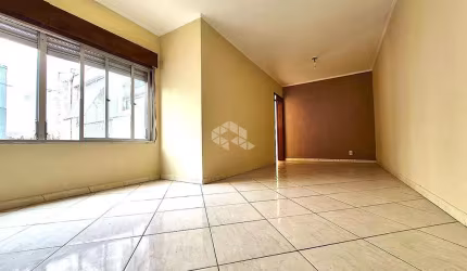 Apartamento 2 dormitórios, 73,64m² área útil, reformado bairro São Geraldo.