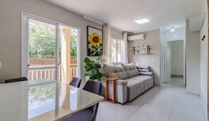 Apartamento 2dormítórios/Quartos.Pátio. Sacada.Vaga de Estacionamento