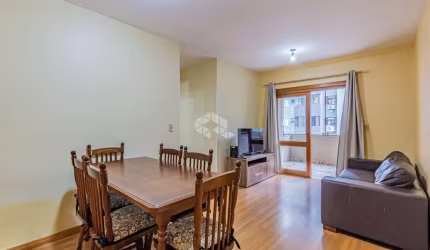 Apartamento com 3 dormitórios e garagem coberta, no bairro Camaquã.