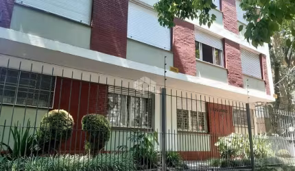 Apartamento de 2 dormitórios reformado e desocupado no Moinhos de Vento