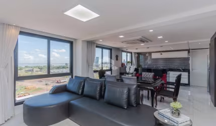 Duplex Aconchegante: Apartamento de 2 Dormitórios com Suíte e Vista Deslumbrante, Porteira Fechada