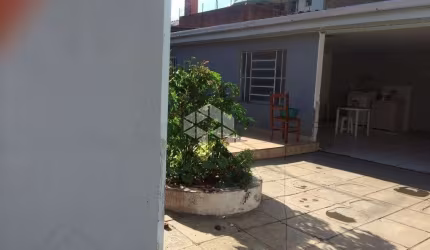 Casa TÉRREA  com 3 dormitórios em São Leopoldo