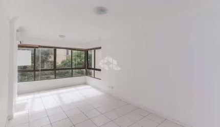 Apartamento 2 dormitórios no Mont Serrat