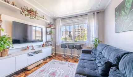 Apartamento de 2 dormitórios totalmente reformado