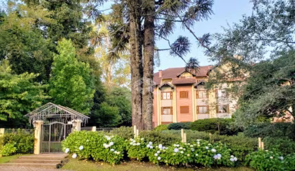 Apartamento duplex 80m² com 2 dormitórios em Gramado