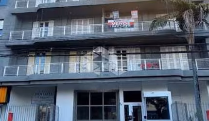 Apartamento com 3 dormitórios com suíte lno bairro farroupilha.