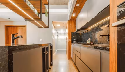 Casa em Condomínio, 243,35m² com 4 dormitórios em Canela