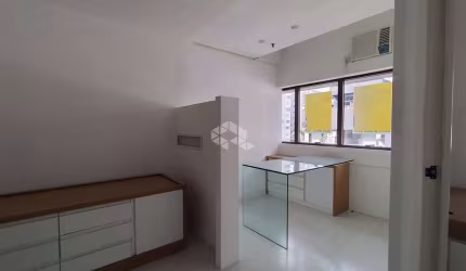 Sala Comercial com33m2 na Padre Chagas, no Moinhos de Vento.