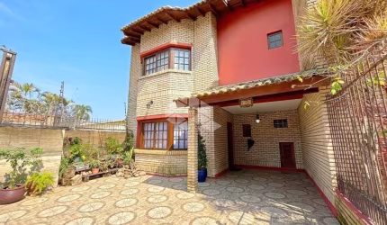 Casa desocupada no Bairro Guaruja com 3 dormitorios.