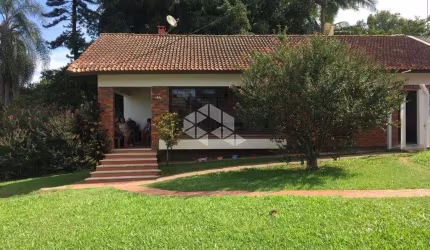 Casa com amplo terreno em Gravatai