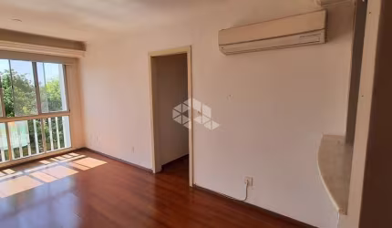 Apartamento 03 dormitórios no Bairro Cristal com vista para o Guaíba