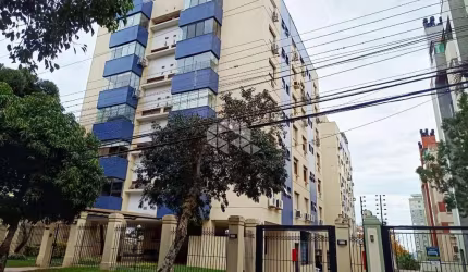 Cobertura com linda Vista e elevador em excelente localização no Bairro Tristeza