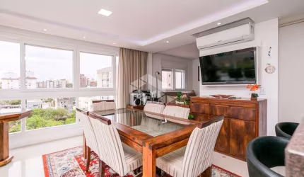 Apartamento de 03 dormitórios no Bairro Tristeza com 95,76 m2 excelente localização.