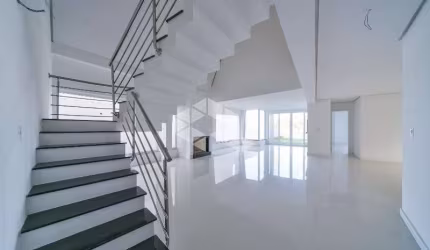 Casa em condomínio de alto padrão no Terraville com 4 suítes em Porto Alegre.