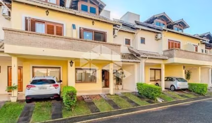 Casa em Condomínio com 192m² e 3 dormitórios e 2 vagas  no bairro Ipanema, junto ao Shopping Verde.