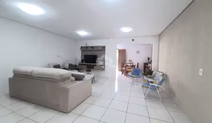 Casa 3 dormitórios bairro Hípica em Porto Alegre