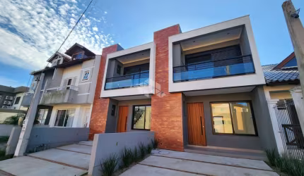 Casa nova e moderna com 3 dormitórios e pátio no Jardins do Prado