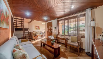 Casa em condomínio, 181,32m², 03 dormitórios sendo 01 suíte no bairro Nonoai