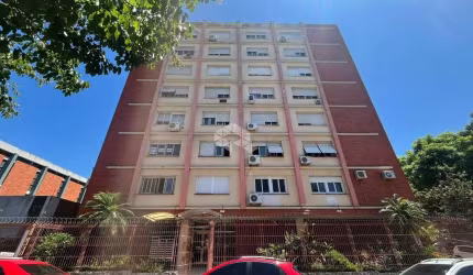 Apartamento com 114m², 3 dormitórios, dependência, 1 vaga, elevador a 100 metros do Hospital de Clinicas
