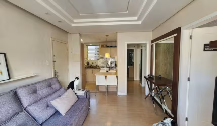 Ampo apartamento com 3 dormitórios, reformado, no Bairro Cidade Baixa em Porto Alegre/RS.