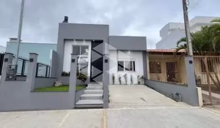 Casa Terrea espetacular com duas suítes.