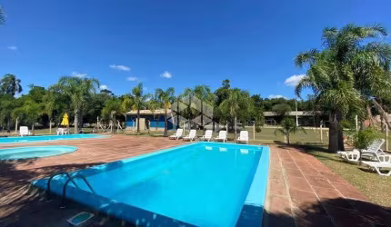 CASA EM CONDOMÍNIO