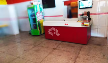 CASA COMERCIAL A VENDA