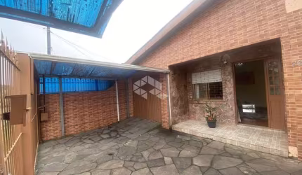 Casa de dois dormitórios no bairro Piratini em Alvorada.
