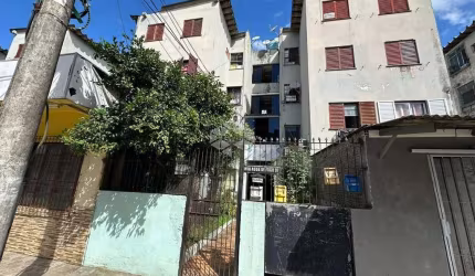 Apartamento com 02 dormitórios no Bairro Maria Regina/Alvorada.